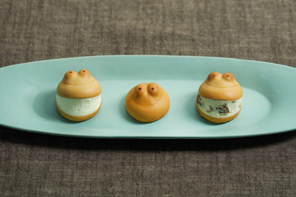 【名古屋の老舗銘菓】食べる人を笑顔にする、青柳総本家の「カエルまんじゅうとケロトッツォ」